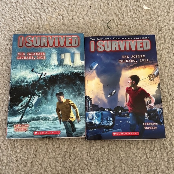 Set of 14 I Survived… Books - Picture 9 of 10